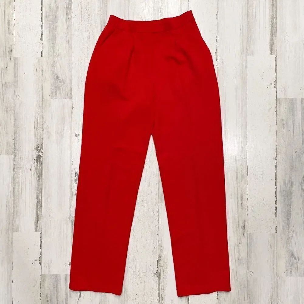 St. John High-Waisted Stretch Pleated Pants